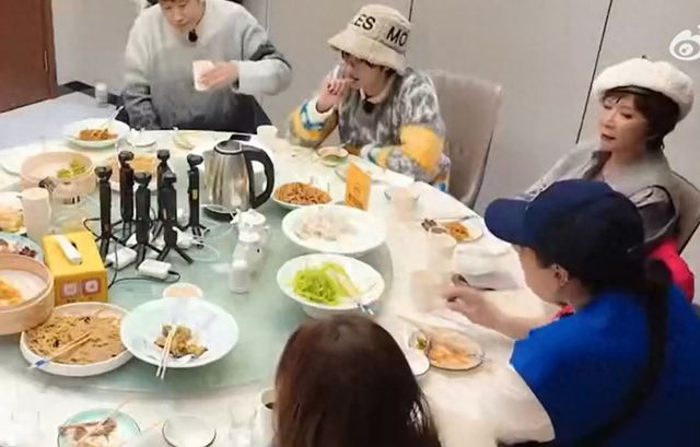 震驚！蔡明常年不吃早飯竟付出如此慘痛代價(jià)，膽摘除背后隱藏的驚人真相！